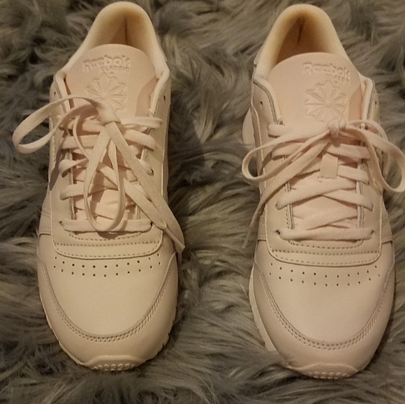 Womens Reeboks - Picture 4 of 4